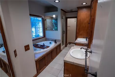 Bath - 683 Maxson Dr, Twin Peaks, CA 92391 photo 1 of 4