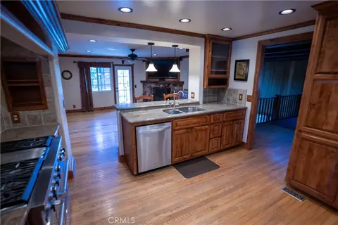 Kitchen - 683 Maxson Dr, Twin Peaks, CA 92391 photo 2 of 2