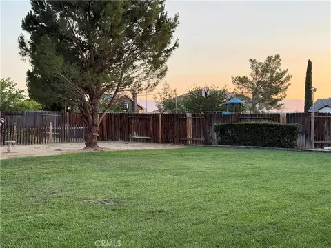 Exterior - 19149 San Jacinto Way, Apple Valley, CA 92308 photo 20 of 33