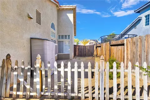 Exterior - 19149 San Jacinto Way, Apple Valley, CA 92308 photo 4 of 33