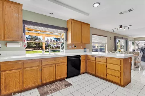 Kitchen - 19149 San Jacinto Way, Apple Valley, CA 92308 photo 1 of 4