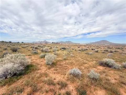 3 Carmel, Apple Valley, CA 92307