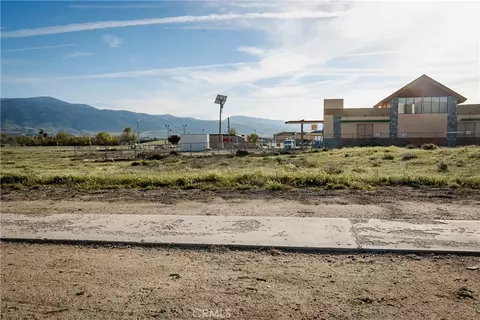 10 Challenger Dr, Tehachapi, CA 93561