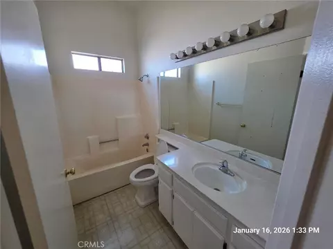 Bath - 15501 Via Bahia St, Hesperia, CA 92345 photo 1 of 2