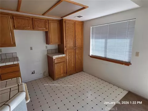 Kitchen - 15501 Via Bahia St, Hesperia, CA 92345 photo 2 of 2