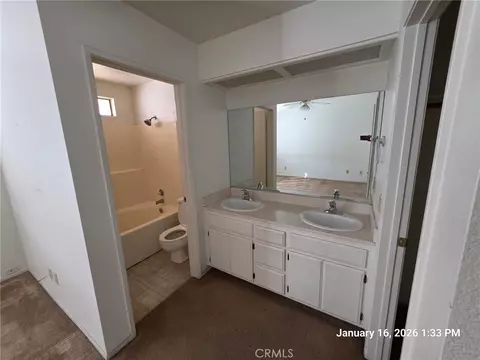 Bath - 15501 Via Bahia St, Hesperia, CA 92345 photo 2 of 2