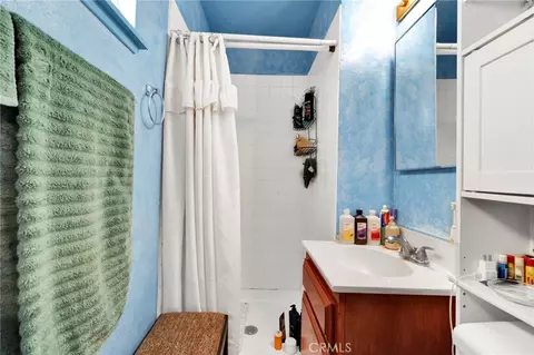 Bath - 1600 De Anza St, Barstow, CA 92311 photo 3 of 3