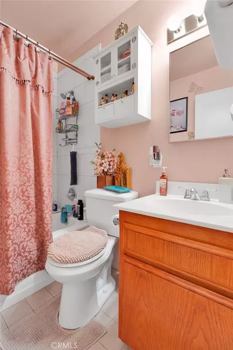 Bath - 1600 De Anza St, Barstow, CA 92311 photo 2 of 3