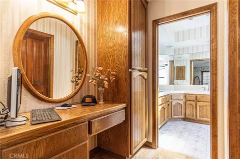 Entry Way - 7040 Kenyon Ave, Hesperia, CA 92345 photo 7 of 9