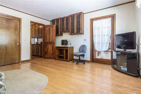 Living - 7040 Kenyon Ave, Hesperia, CA 92345 photo 9 of 12
