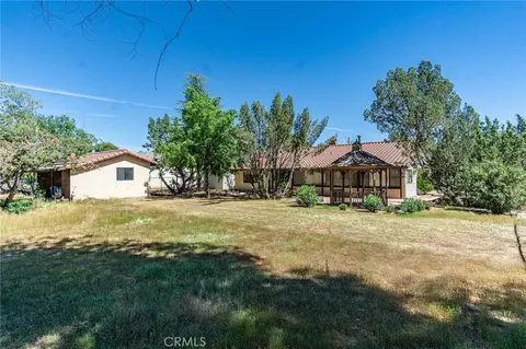Exterior - 7040 Kenyon Ave, Hesperia, CA 92345 photo 14 of 17