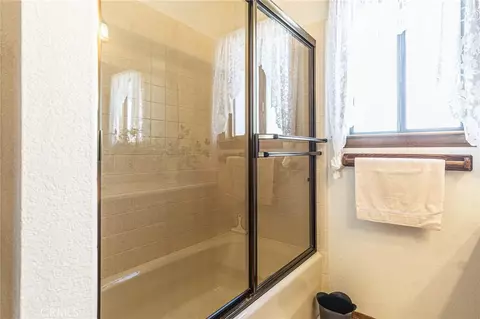 Bath - 7040 Kenyon Ave, Hesperia, CA 92345 photo 7 of 8