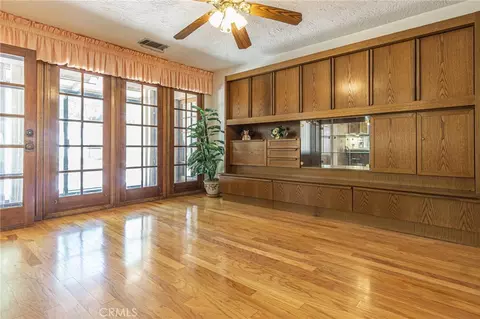 Living - 7040 Kenyon Ave, Hesperia, CA 92345 photo 11 of 12