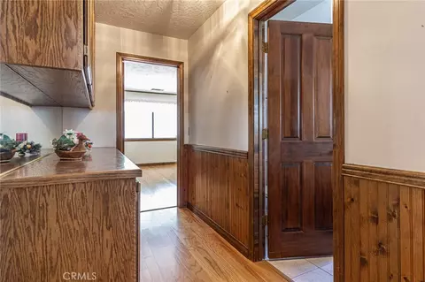 Entry Way - 7040 Kenyon Ave, Hesperia, CA 92345 photo 8 of 9