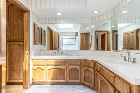 Bath - 7040 Kenyon Ave, Hesperia, CA 92345 photo 4 of 8
