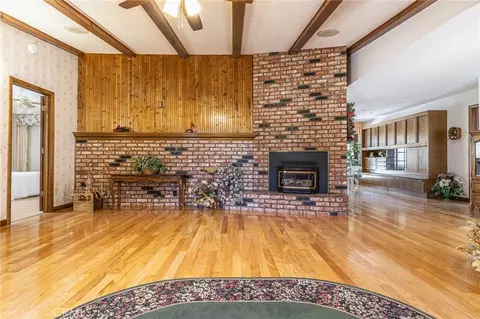 Living - 7040 Kenyon Ave, Hesperia, CA 92345 photo 4 of 12