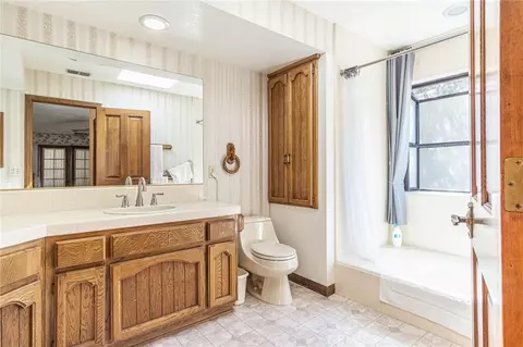 Bath - 7040 Kenyon Ave, Hesperia, CA 92345 photo 1 of 8