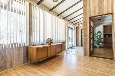Entry Way - 7040 Kenyon Ave, Hesperia, CA 92345 photo 4 of 9