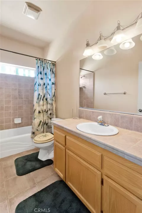 Bath - 7091 Coriander, Oak Hills, CA 92344 photo 3 of 9