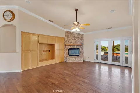 Living - 7091 Coriander, Oak Hills, CA 92344 photo 8 of 13