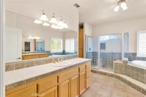 Bath - 7091 Coriander, Oak Hills, CA 92344 photo 6 of 9