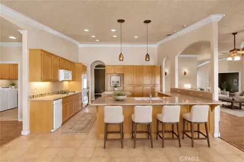 Kitchen - 7091 Coriander, Oak Hills, CA 92344 photo 1 of 5