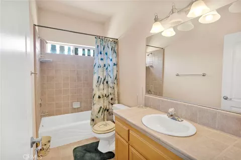 Bath - 7091 Coriander, Oak Hills, CA 92344 photo 2 of 9