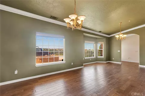 Living - 7091 Coriander, Oak Hills, CA 92344 photo 2 of 13