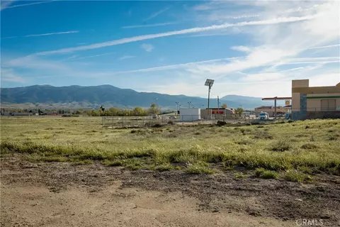 9 Challenger Dr, Tehachapi, CA 93561