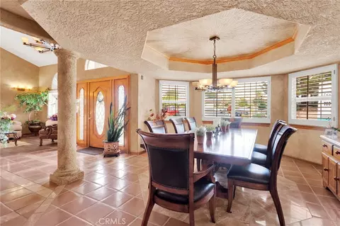 Dining - 17662 Ridge View Ct, Apple Valley, CA 92307 photo 2 of 4