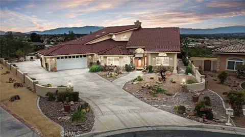 17662 Ridge View Ct, Apple Valley, CA 92307