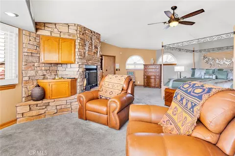 Bedroom - 17662 Ridge View Ct, Apple Valley, CA 92307 photo 8 of 11