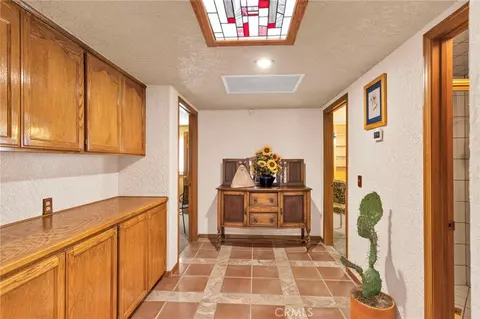 Entry Way - 17662 Ridge View Ct, Apple Valley, CA 92307 photo 7 of 7