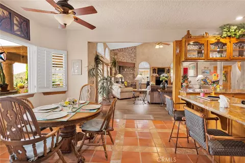Dining - 17662 Ridge View Ct, Apple Valley, CA 92307 photo 4 of 4