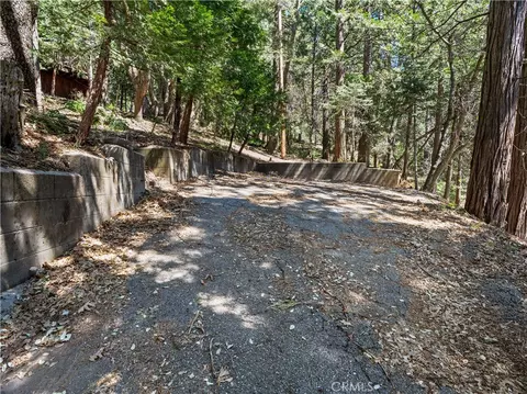 Exterior - 1155 Chateau, Crestline, CA 92325 photo 7 of 9