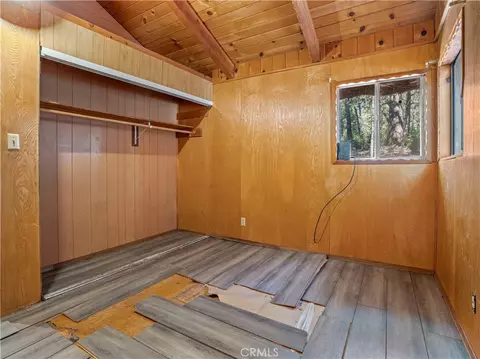 Bedroom - 1155 Chateau, Crestline, CA 92325 photo 3 of 4