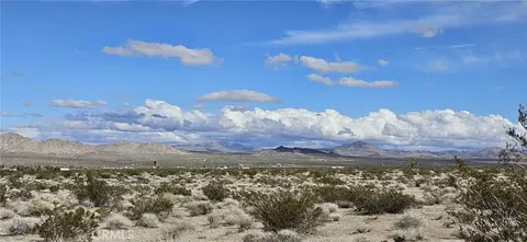 800 Donaldson Rd, Lucerne Valley, CA 92356