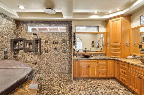 Bath - 13863 Pamlico, Apple Valley, CA 92307 photo 4 of 11