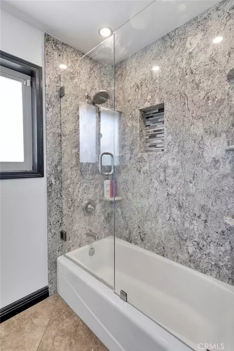 Bath - 13863 Pamlico, Apple Valley, CA 92307 photo 3 of 11