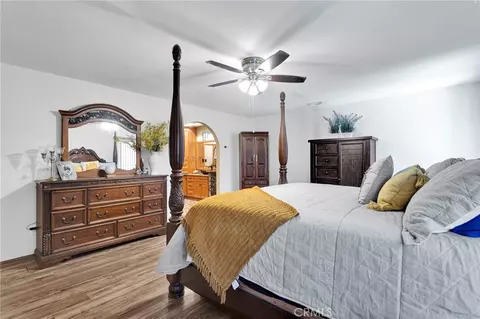 Bedroom - 13863 Pamlico, Apple Valley, CA 92307 photo 4 of 7