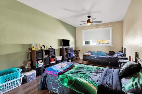 Bedroom - 13863 Pamlico, Apple Valley, CA 92307 photo 6 of 7