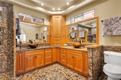 Bath - 13863 Pamlico, Apple Valley, CA 92307 photo 5 of 11