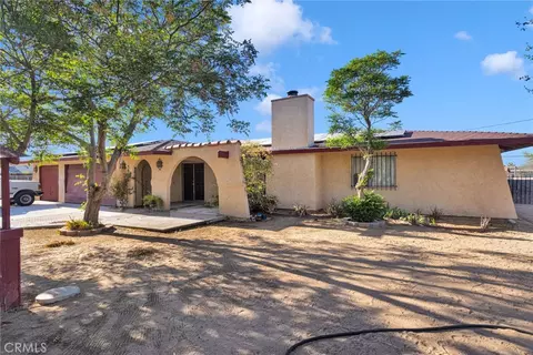 Exterior - 12790 Patoka Ct, Apple Valley, CA 92308 photo 2 of 6