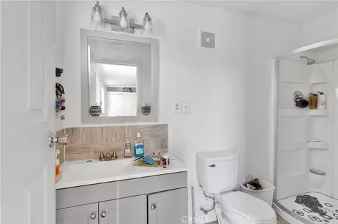 Bath - 12790 Patoka Ct, Apple Valley, CA 92308 photo 5 of 6