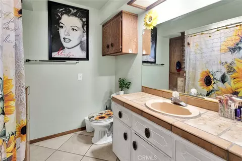 Bath - 12790 Patoka Ct, Apple Valley, CA 92308 photo 3 of 6