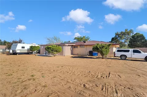 Exterior - 12790 Patoka Ct, Apple Valley, CA 92308 photo 5 of 6
