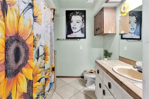 Bath - 12790 Patoka Ct, Apple Valley, CA 92308 photo 4 of 6
