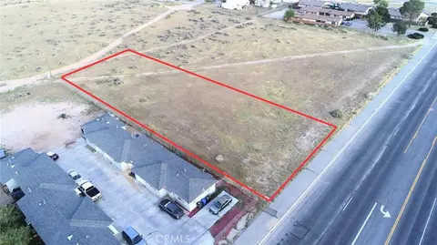 11 Navajo Rd, Apple Valley, CA 92308