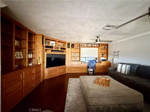 Living - 28283 Windy Pass, Barstow, CA 92311 photo 3 of 8