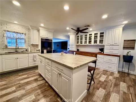Kitchen - 28283 Windy Pass, Barstow, CA 92311 photo 5 of 7